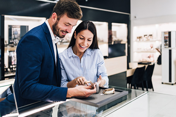 couple enjoying shopping