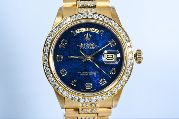 vintage gold luxury day date watch